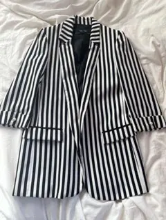 新品 Zara ストライプ　肩パッド入りジャケット