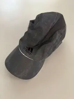 アディダスランニングキャップ 夜光る 軽量 グレー 男女兼用