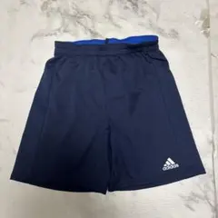 adidas ネイビー ショートパンツ