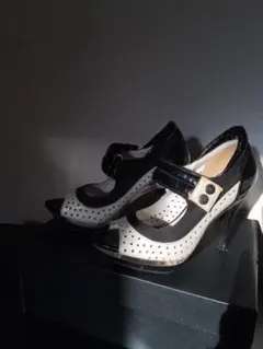 パンプス スポーティーバイカラー