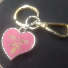 プラダ　ピンク×ゴールド　ハート型　キーホルダー【比較的美品、希少？】