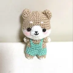 あみぐるみ ミニ 柴犬 ベージュ×グリーン サロペット