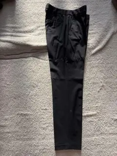 UNIQLO ブラック スリムフィット スラックス