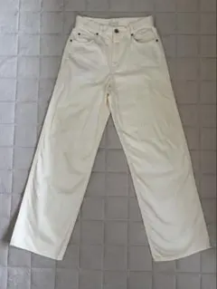 UNIQLO ユニクロ　ホワイト　デニム　バギージーンズ　2023年春モデル