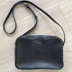 フルラ　リリー　カメラバッグ　黒　ショルダーバッグ