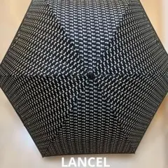月初SALE❣️LANCEL 折りたたみ傘 雨傘 ロゴ総柄 濃ネービーのサムネイル