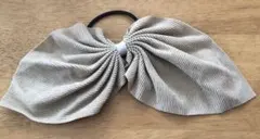 ベージュ リボン型 ヘアゴム ストライプ