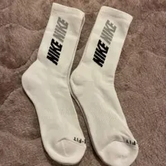NIKE ホワイト クルーソックス 2足セット25-27稀少のサムネイル