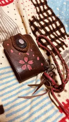 アルズニ　二つ折り財布　桜柄　本革