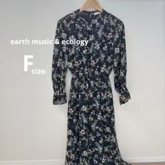 earth music&ecology 花柄ワンピース　フレア　ネイビー
