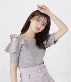 ショルダーフリルニット　プロポーションボディドレッシング　サイズS