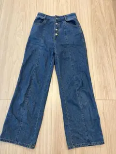 GU フロントボタンストレートジーンズ　Mサイズ