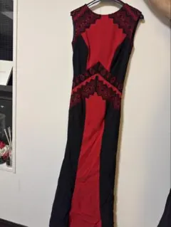 新品未使用TADASHI SHOJI ドレス　ミスコンのサムネイル