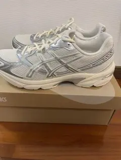 ASICS 1130 スニーカー ホワイト シルバーのサムネイル