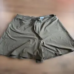 UNIQLO ビーチフレアショートパンツ カーキ Mのサムネイル