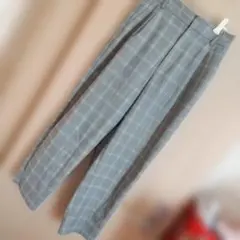 GU ジーユー　テーパードパンツ　グレー　チェック柄　Mサイズ