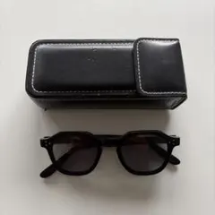 YELLOWS PLUS サングラス ケース付のサムネイル