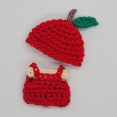 【リンゴ帽子&オーバーオール】5cm小型ドール　ハンドメイド　かぎ針編み