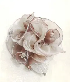 Genet Vivien フラワーコサージュ ブローチ ピンクベージュ パール