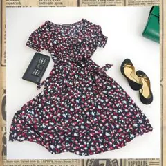 美品ローラアシュレイ 花柄ワンピース M Aライン リボン フレア ネイビー