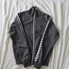 2025年最新】フレッドペリー トラックジャケット グレーの人気