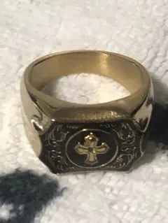 金色のリング