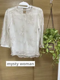 【mysty woman】花柄刺繍 シアーブラウスのサムネイル