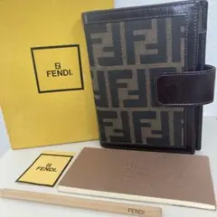 FENDI 手帳カバー FFロゴ ブラウン　ズッカ柄