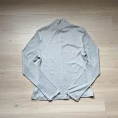 GU ラメハイネックT グレー