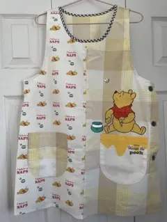 保育士　エプロン　ディズニー　プーさん