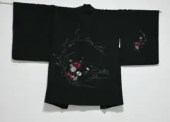 黒羽織 刺繍 松 梅 桔梗 シンプルモダン 光沢裏地 地紋入 羽織紐付き