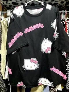 サンリオ★キティちゃん総柄Tシャツ.半袖.レオパ柄ひょう柄.ブラック×ピンク新品