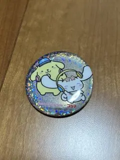 コジマ×サンリオ　ノベルティ　缶バッジ