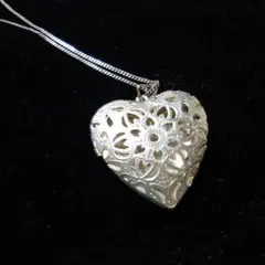 イギリス　ヴィンテージ ハート型 ロケットペンダント