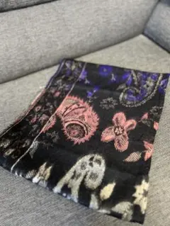 【新品未使用】ペイズリーと花柄のデザイン スヌード マフラー