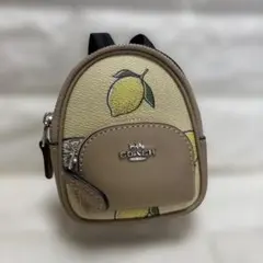 【COACH】 バックパック型チャーム Mini Court レモン柄