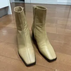 Item thumbnail for item 47cc75ec-09d7-4033-aec7-034a86f84329