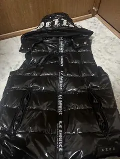 アダムスジャグラー ダウンベスト 黒 ヤリラフィ 値下げ交渉