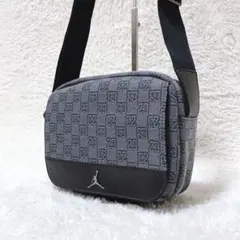 ✨美品 完売品✨ JORDAN モノグラム クロスボディ ショルダーバッグ ロゴ