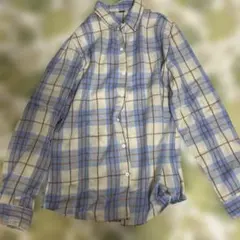 青とベージュのチェック柄ネルシャツ