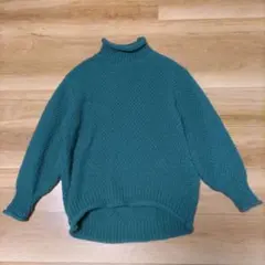 グリーン タートルネック ニットセーター