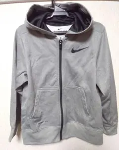 NIKE ナイキ ジップアップパーカー　ジュニア　S グレー 　裏起毛