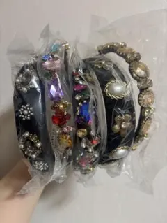【新品未使用】ビジュー＆パール装飾 カチューシャ 5点セット　キラキラのサムネイル