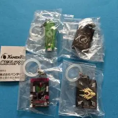 仮面ライダーシリーズ めじるしアクセサリー ４種　ガチャ⑦
