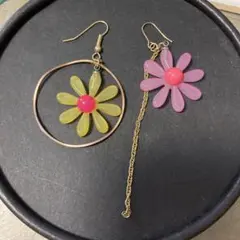 ハンドメイドピアス アシンメトリー フラワー 一点物