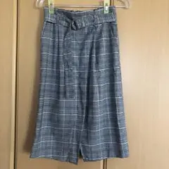 グレー　チェック　膝下丈　ベルト付き　スカート