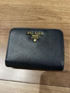 PRADA ブラックレザー 二つ折り財布　箱あり