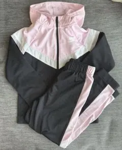Nike キッズ用上下ジャージセット ピンク/黒　サイズ140