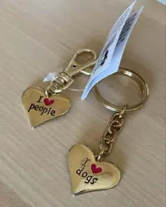 フライングタイガー　I ❤️ people & dogs ハート型キーホルダー