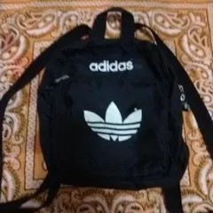 adidas トレフォイルロゴ リュック ブラックのサムネイル